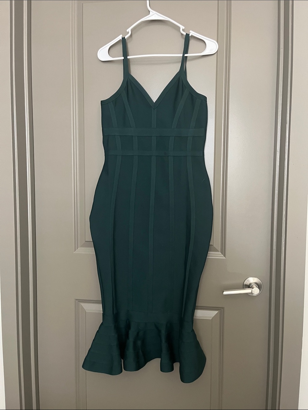 Dark Green Fitted Mermaid Dress with V-Neck